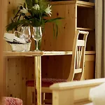 Hotel Alpenhotel Laurin 3*