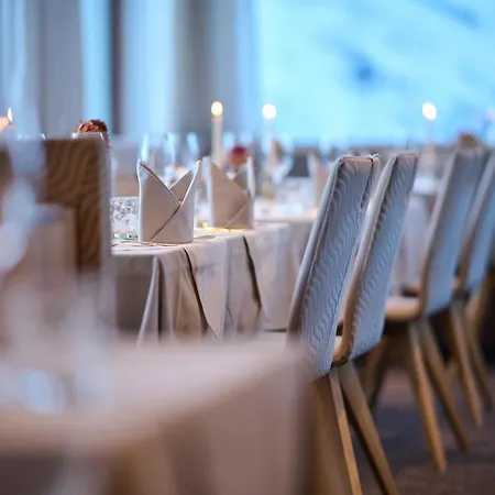 Отель Alpenhotel Laurin
