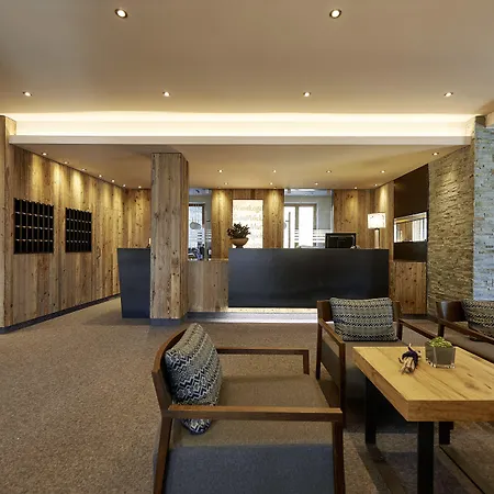 מלון Alpenhotel Laurin