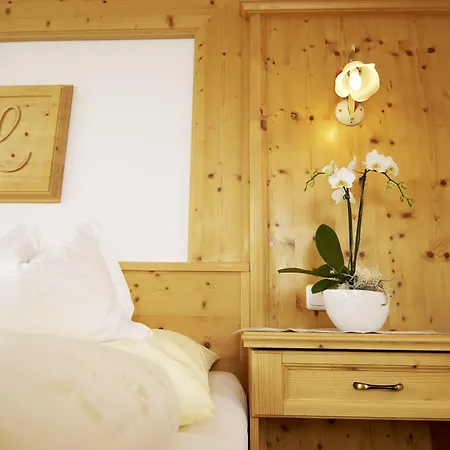 מלון Alpenhotel Laurin