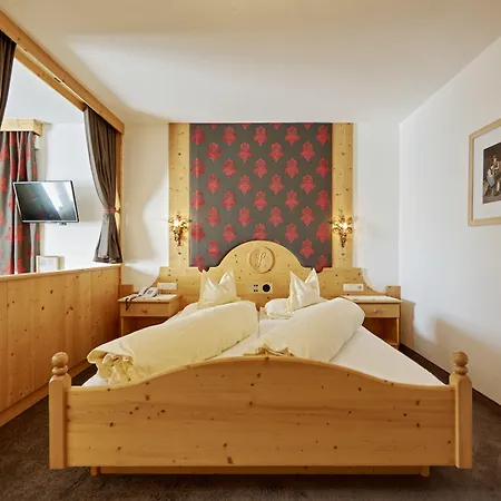 Alpenhotel Laurin מלון 3*
