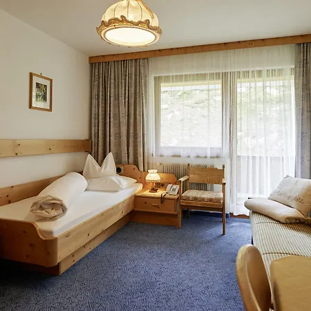 מלון Alpenhotel Laurin