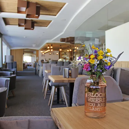 מלון Alpenhotel Laurin