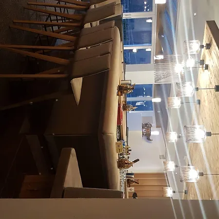 Alpenhotel Laurin מלון 3*