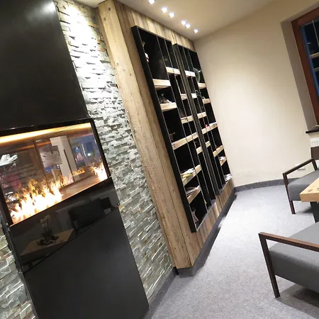 Alpenhotel Laurin מלון 3*
