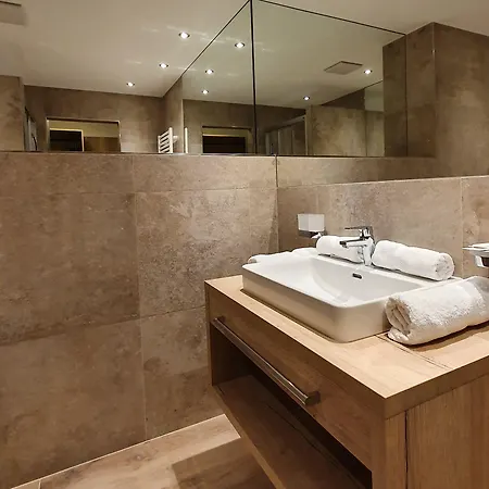 Hotel Alpenhotel Laurin 3*