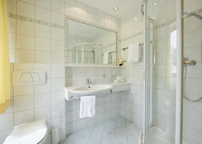 Отель Alpenhotel Laurin 3*