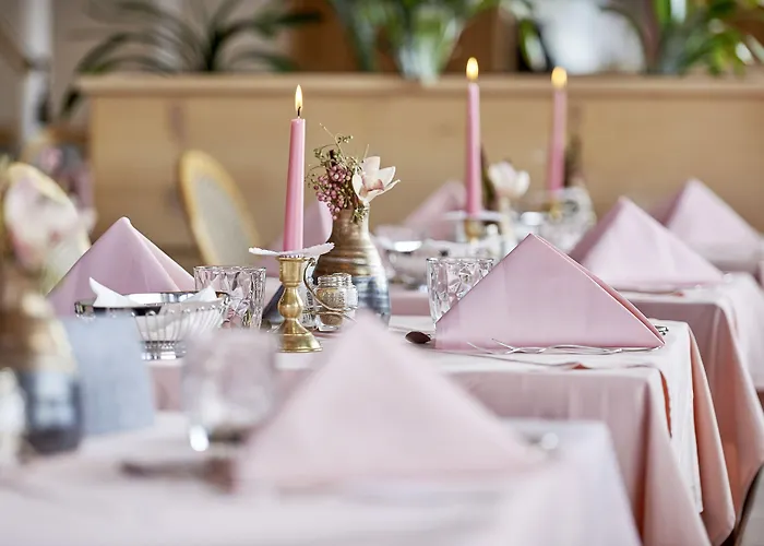 Отель Alpenhotel Laurin 3*