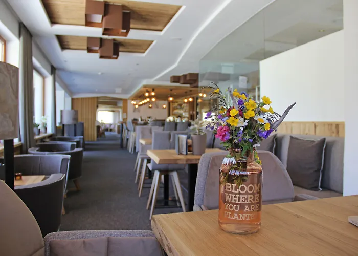 Отель Alpenhotel Laurin