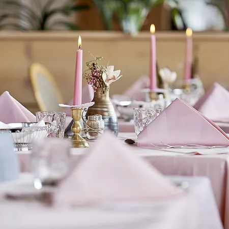 Hotell Alpenhotel Laurin 3*